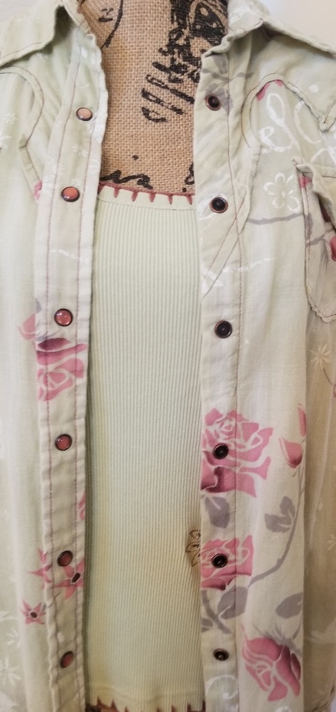 Blouse/Top/tank